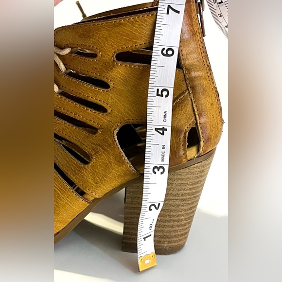 Maurices Women's Sienna Heeled Lace Up Booties Size 6 Sandals - Picture 5 of 15